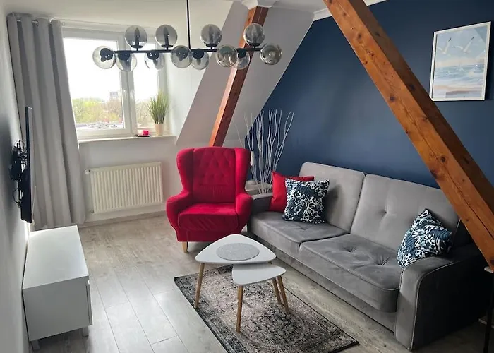 Attic Close To The Beach And City Center