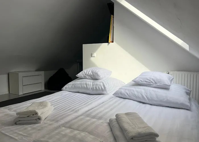 Attic Close To The Beach And City Center